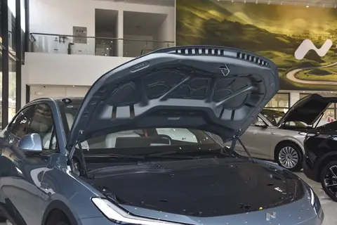 新年纯电闭眼冲！20 万级换电 SUV 乐道 L60，春运补能 5 分钟搞定